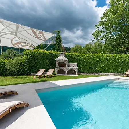 Luni Villa