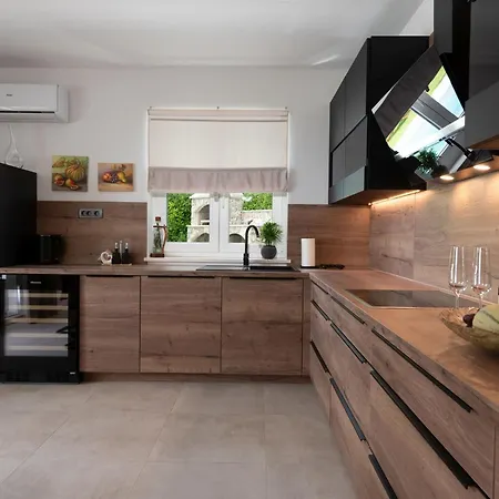 Luni Rukavac (Primorje-Gorski Kotar)